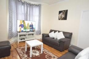 Cheerful 4 bedroom House in greater London